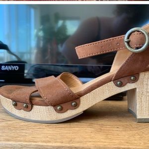 American eagle heels